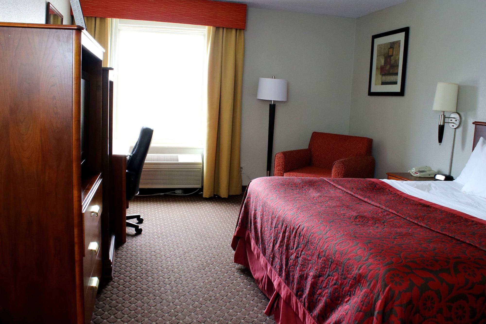 Days Inn & Suites By Wyndham Bloomington/Normal Il מראה חיצוני תמונה