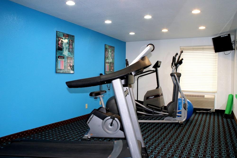 Days Inn & Suites By Wyndham Bloomington/Normal Il מראה חיצוני תמונה