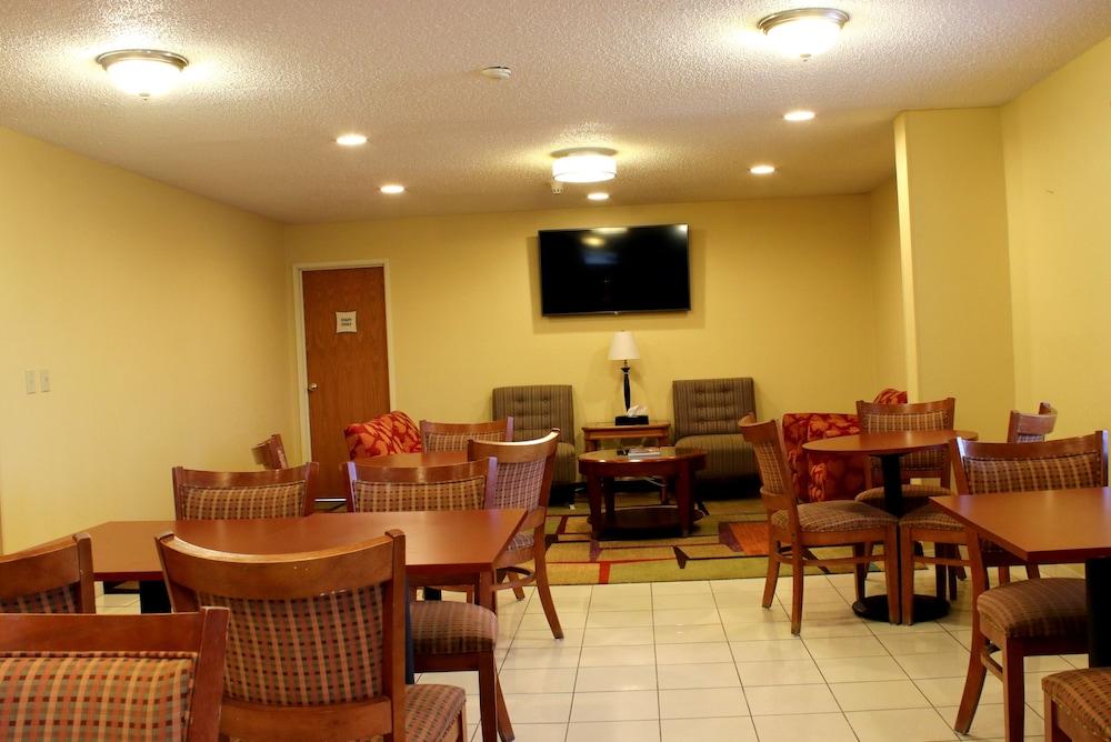 Days Inn & Suites By Wyndham Bloomington/Normal Il מראה חיצוני תמונה